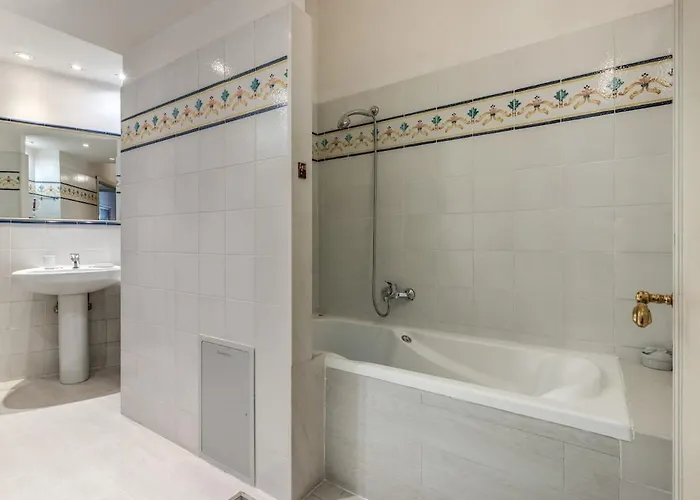 Daire Corso Vittorio Location *